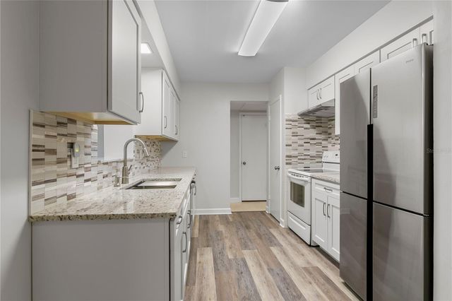 2910 W PRICE AVENUE, Tampa, FL 33611