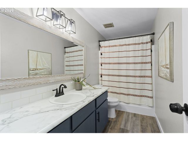 7 OLIVE Ct, Longview, WA 98632