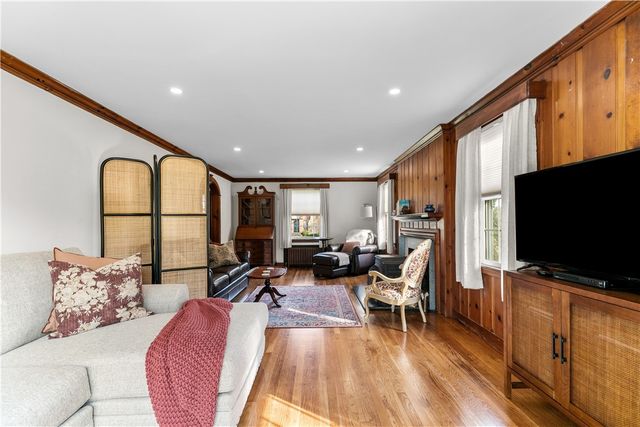 72 Kane Avenue, Middletown, RI 02842