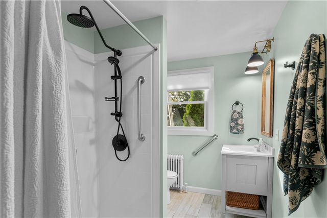 72 Kane Avenue, Middletown, RI 02842