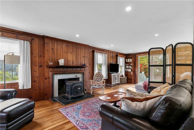 72 Kane Avenue, Middletown, RI 02842