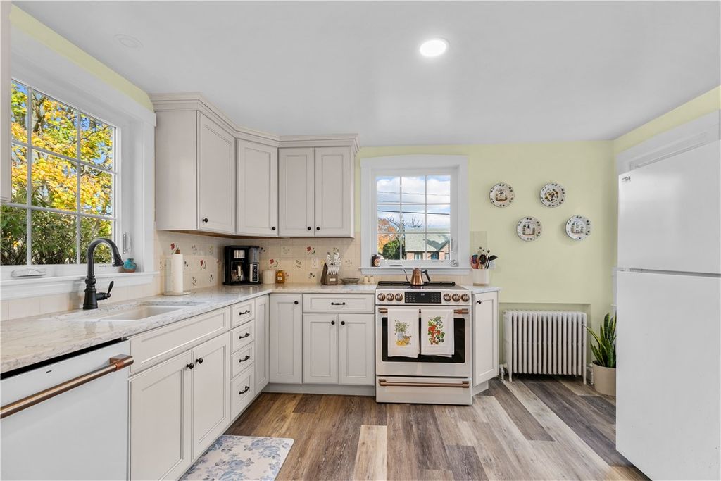 72 Kane Avenue, Middletown, RI 02842