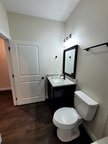 750 S Main ST, Lockhart, TX 78644