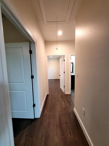 750 S Main ST, Lockhart, TX 78644