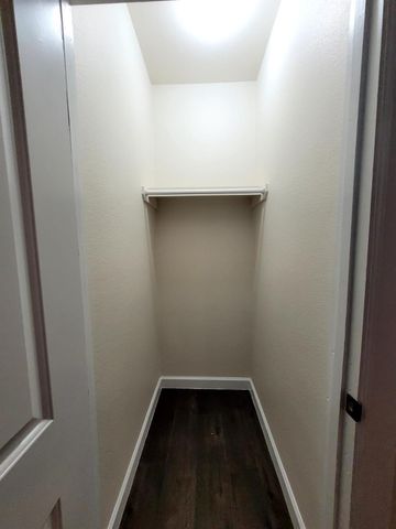 750 S Main ST, Lockhart, TX 78644