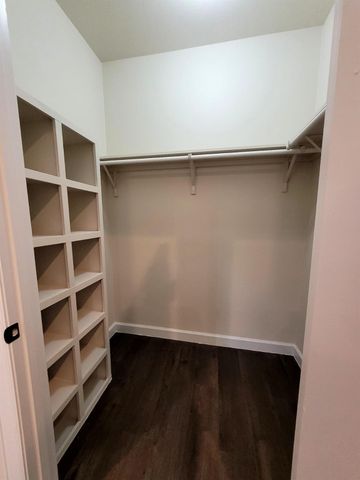 750 S Main ST, Lockhart, TX 78644