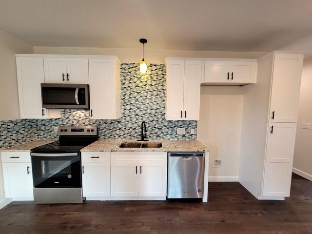 750 S Main ST, Lockhart, TX 78644