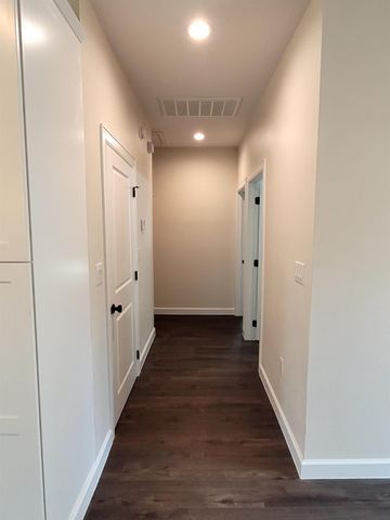 750 S Main ST, Lockhart, TX 78644