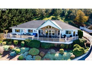 1114 W WINTER RIDGE Dr, Roseburg, OR 97471