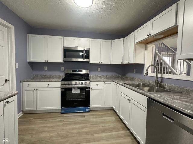 305 Cardinal Drive, Whiteland, IN 46184