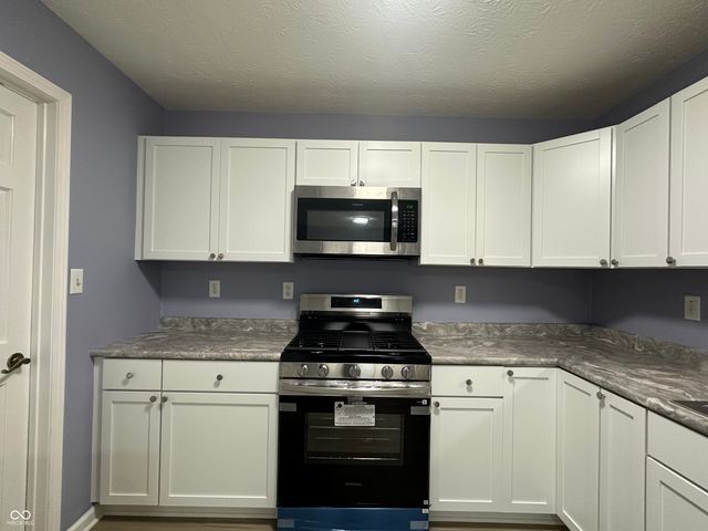 305 Cardinal Drive, Whiteland, IN 46184