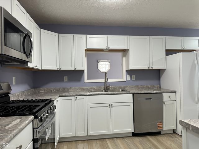 305 Cardinal Drive, Whiteland, IN 46184