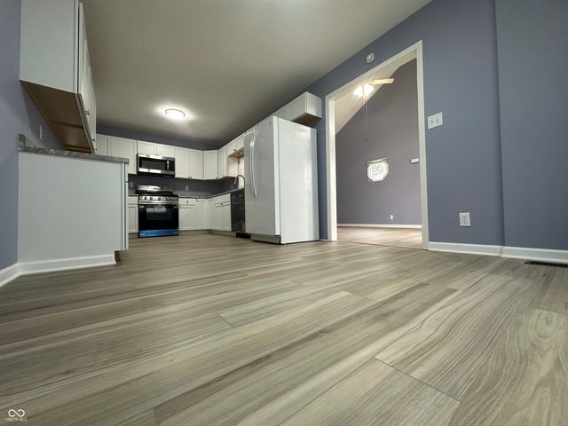 305 Cardinal Drive, Whiteland, IN 46184