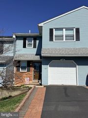 102 ELBERTA DR, North Wales, PA 19454