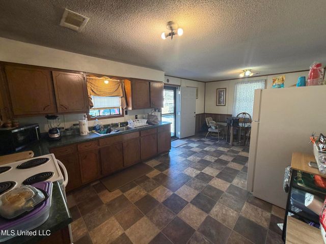 45 Hemlock Drive, Potts Camp, MS 38659