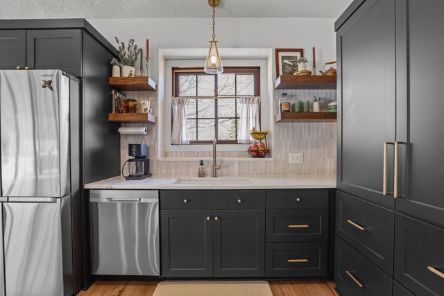 5683 Dufferin Drive, Savage, MN 55378