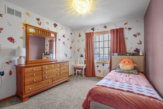 5683 Dufferin Drive, Savage, MN 55378