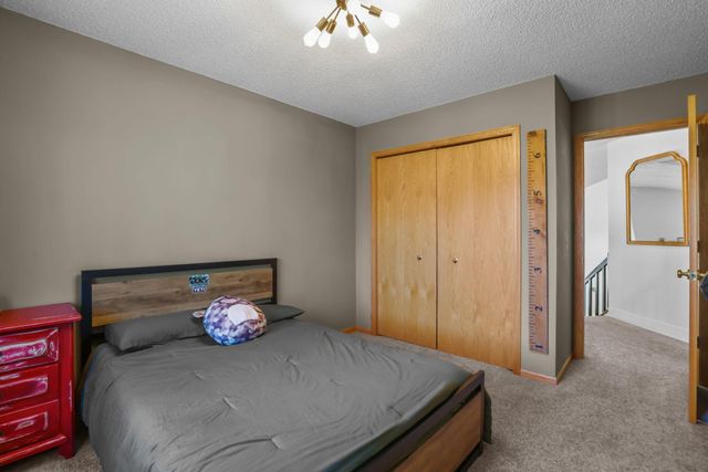 5683 Dufferin Drive, Savage, MN 55378