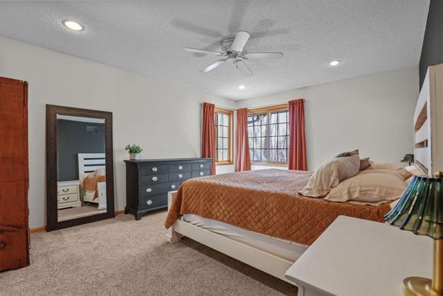 5683 Dufferin Drive, Savage, MN 55378