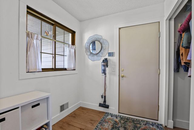 5683 Dufferin Drive, Savage, MN 55378