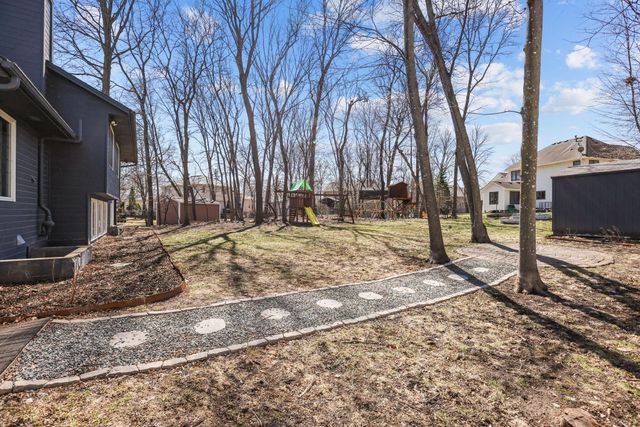 5683 Dufferin Drive, Savage, MN 55378