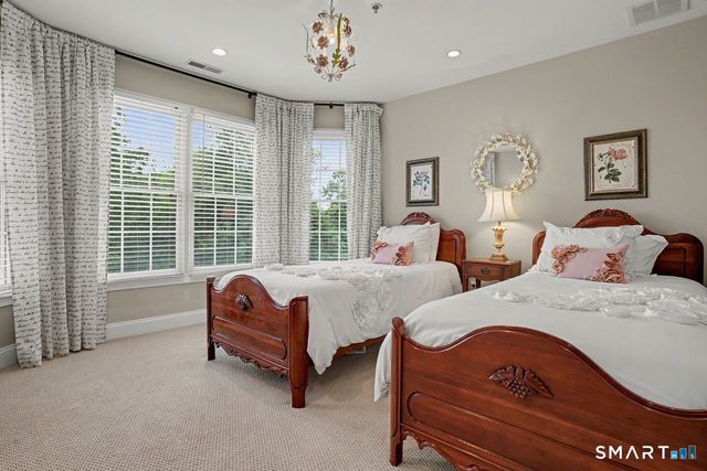 17 Meredith Lane, New Milford, CT 06776