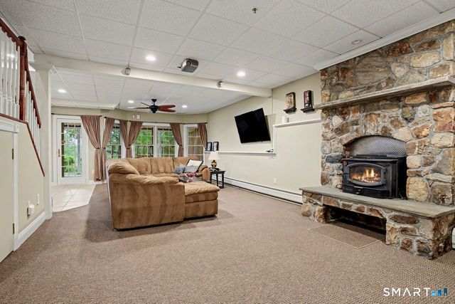 17 Meredith Lane, New Milford, CT 06776