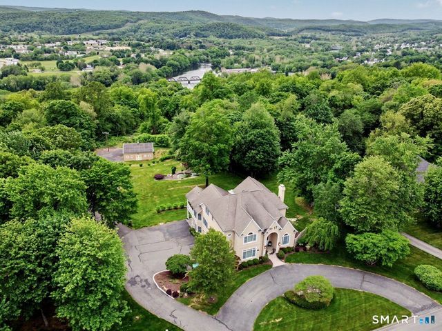 17 Meredith Lane, New Milford, CT 06776