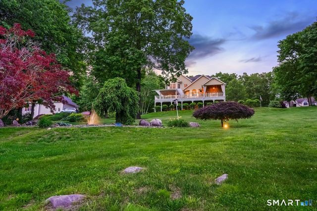 17 Meredith Lane, New Milford, CT 06776