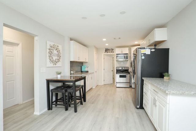 323 N Outlar Street, Wharton, TX 77488