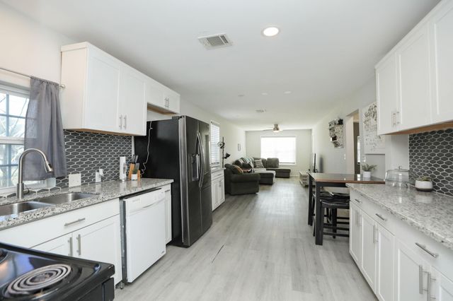 323 N Outlar Street, Wharton, TX 77488