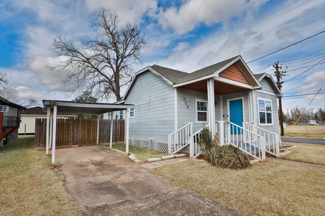 323 N Outlar Street, Wharton, TX 77488