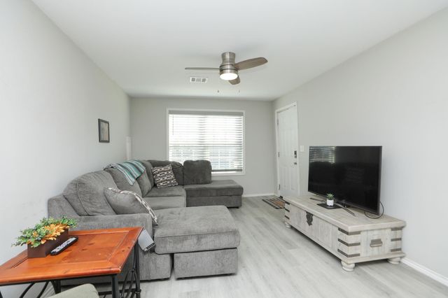 323 N Outlar Street, Wharton, TX 77488