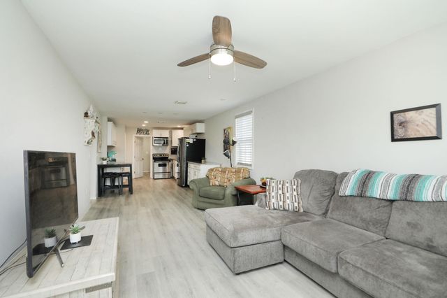 323 N Outlar Street, Wharton, TX 77488