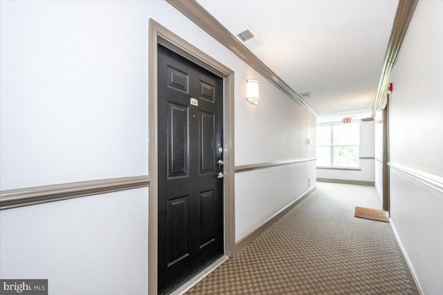 3851 ARISTOTLE CT #1-418, Fairfax, VA 22030