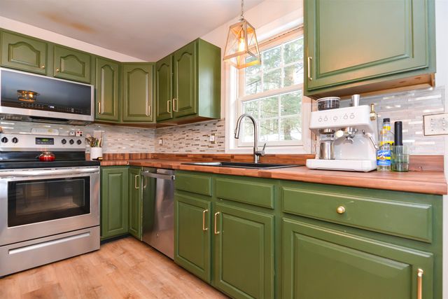 185 Berry River Road, Barrington, NH 03825