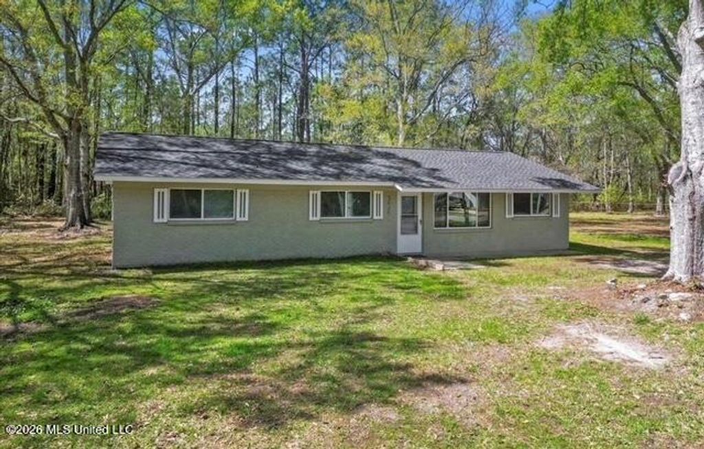 3625 Shamrock Court, Gautier, MS 39553