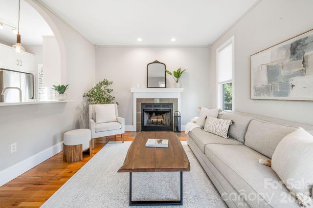 8 Lamar Avenue, Asheville, NC 28803