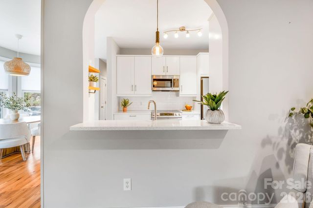 8 Lamar Avenue, Asheville, NC 28803