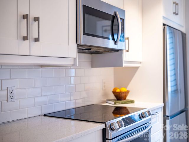 8 Lamar Avenue, Asheville, NC 28803