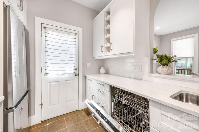 8 Lamar Avenue, Asheville, NC 28803