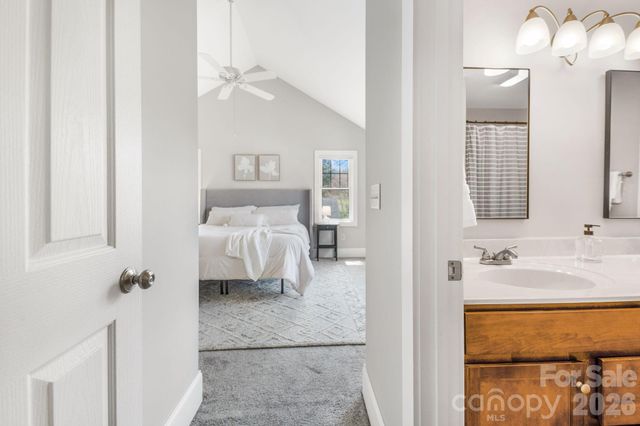 8 Lamar Avenue, Asheville, NC 28803