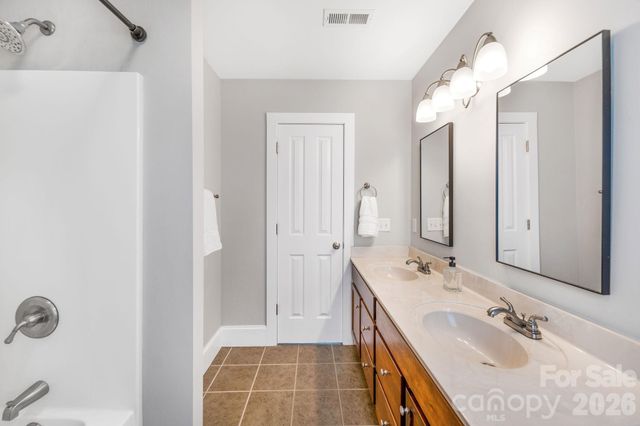 8 Lamar Avenue, Asheville, NC 28803