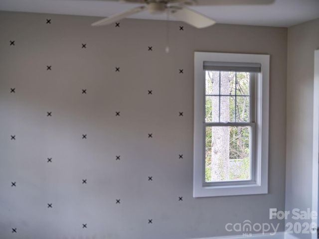 8 Lamar Avenue, Asheville, NC 28803