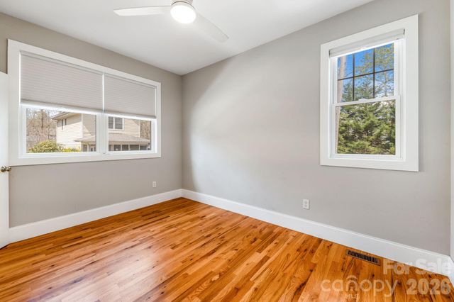 8 Lamar Avenue, Asheville, NC 28803