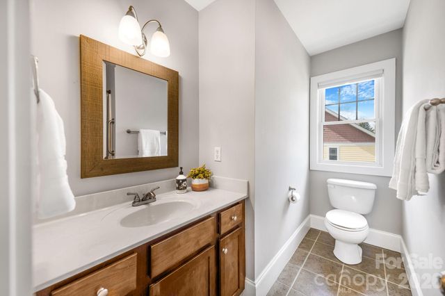 8 Lamar Avenue, Asheville, NC 28803