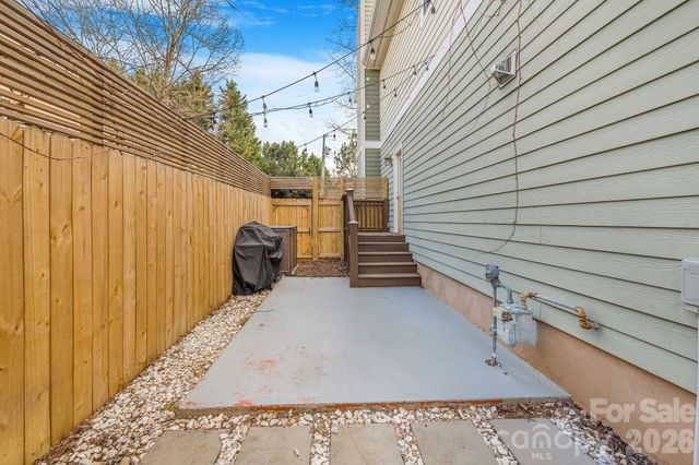 8 Lamar Avenue, Asheville, NC 28803