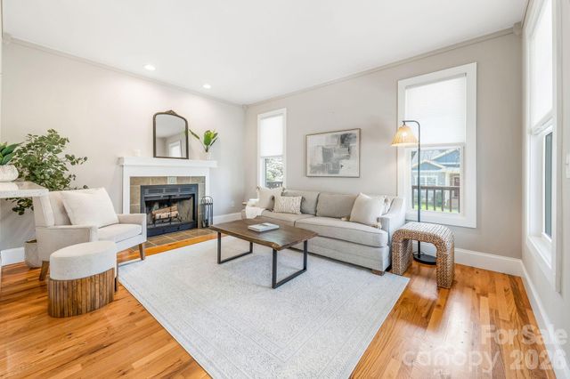 8 Lamar Avenue, Asheville, NC 28803