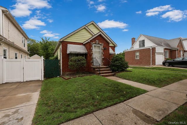 48-40 186th Street, Fresh Meadows, NY 11365