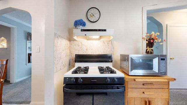 48-40 186th Street, Fresh Meadows, NY 11365
